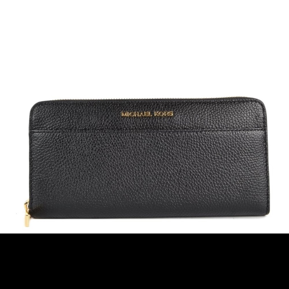 Micheal Kors Continental Wallet